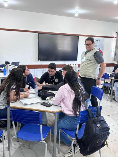 Estudantes do CEEP – Escola agrícola de Laranjeiras participam de capacitação sobre Manejo Integrado de Pragas